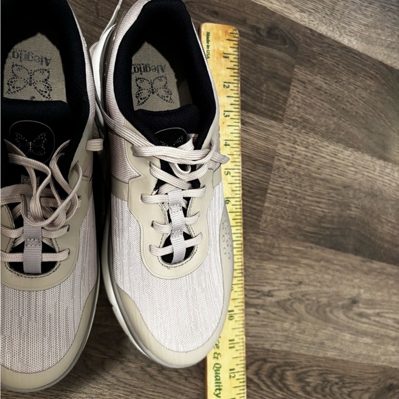 Alegria Beige Women's Athletic Shoes arch support neutral basic water resistant - Picture 2 of 12